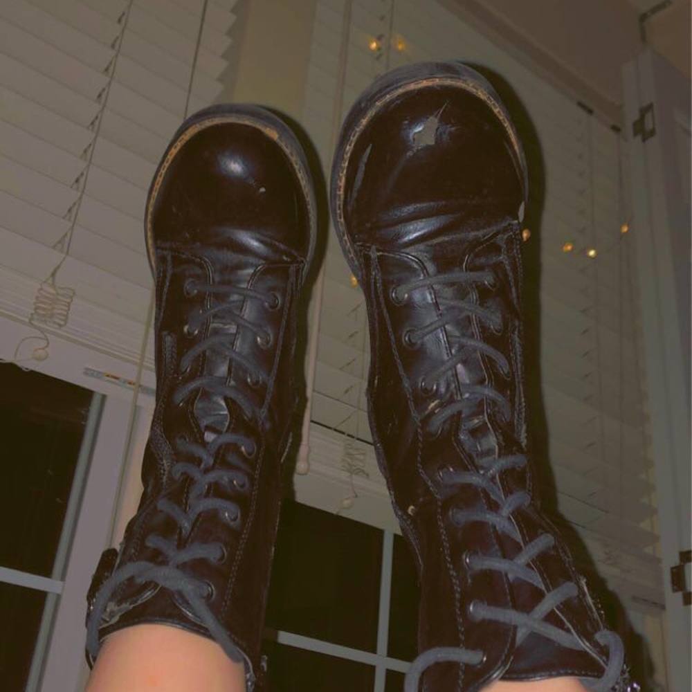 Ankle combat boots.